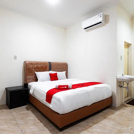 Reddoorz Near Yuki Simpang Raya Mall Medan 2 Екстер'єр фото