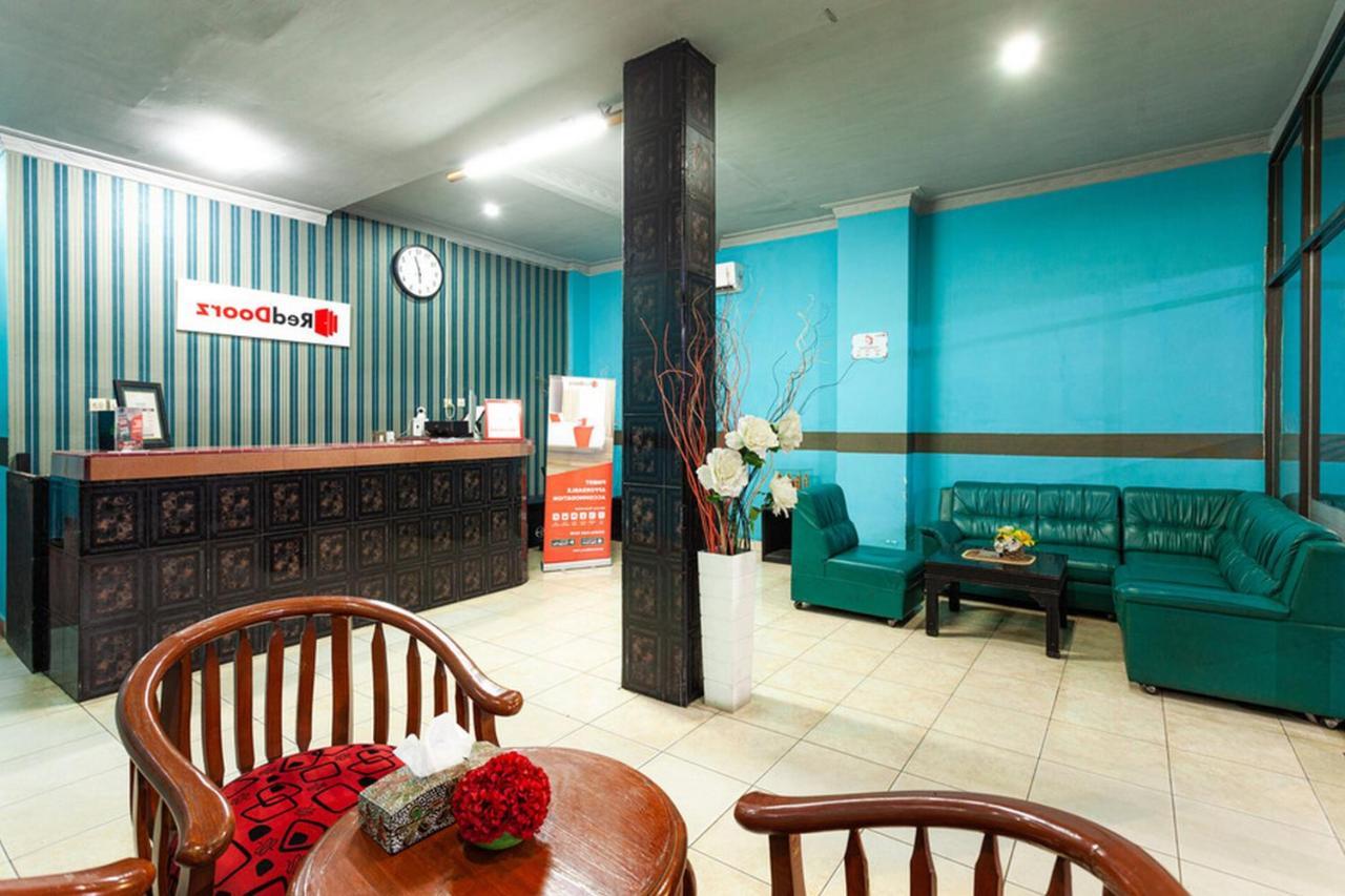 Reddoorz Near Yuki Simpang Raya Mall Medan 2 Екстер'єр фото